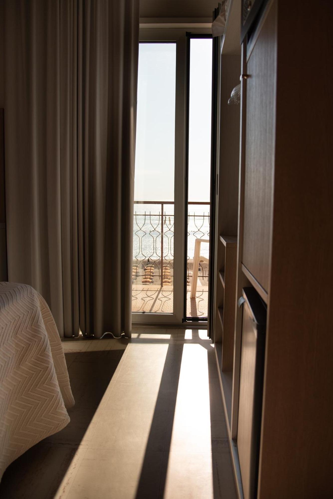 Hotel Eden Гротамаре Екстериор снимка