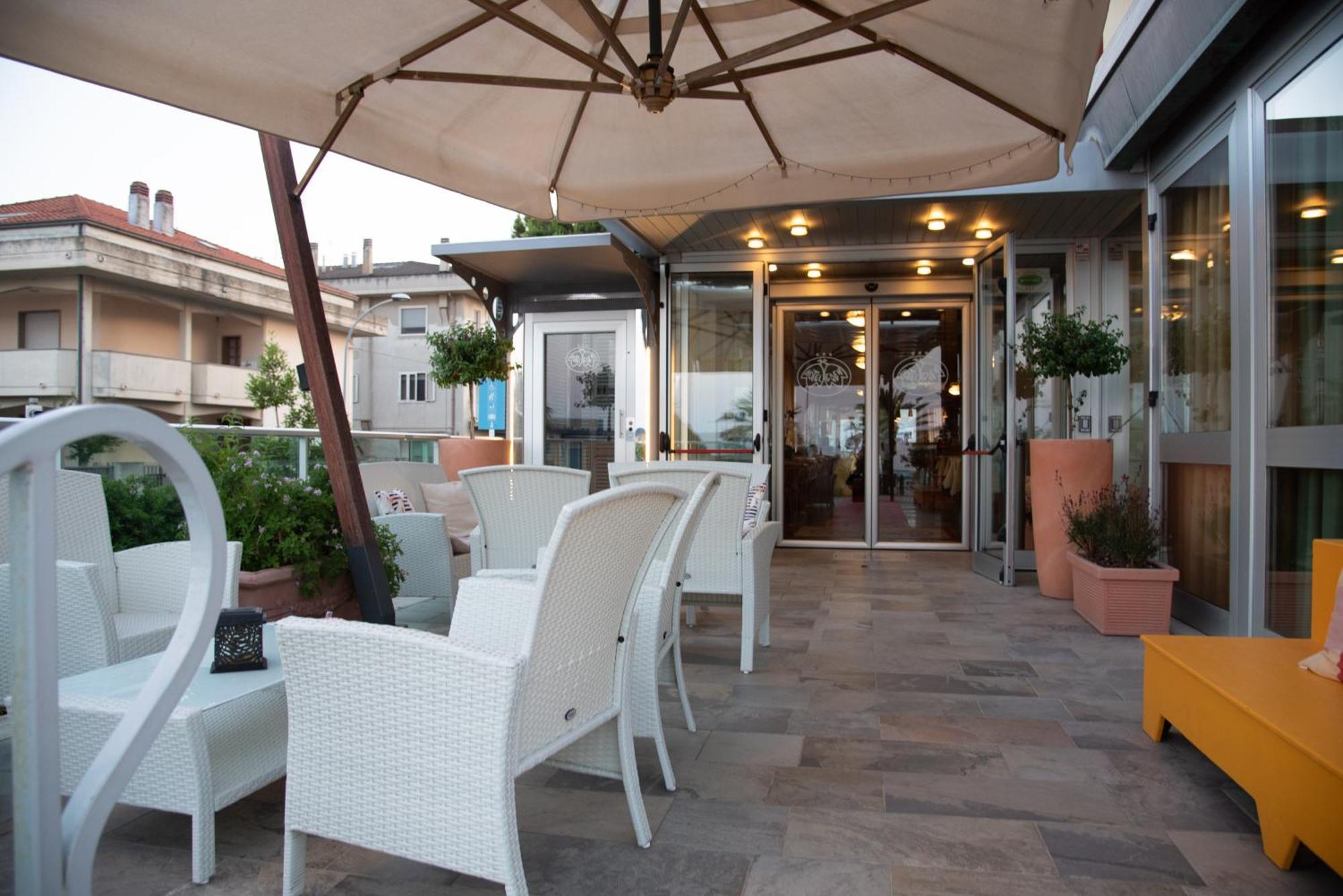 Hotel Eden Гротамаре Екстериор снимка