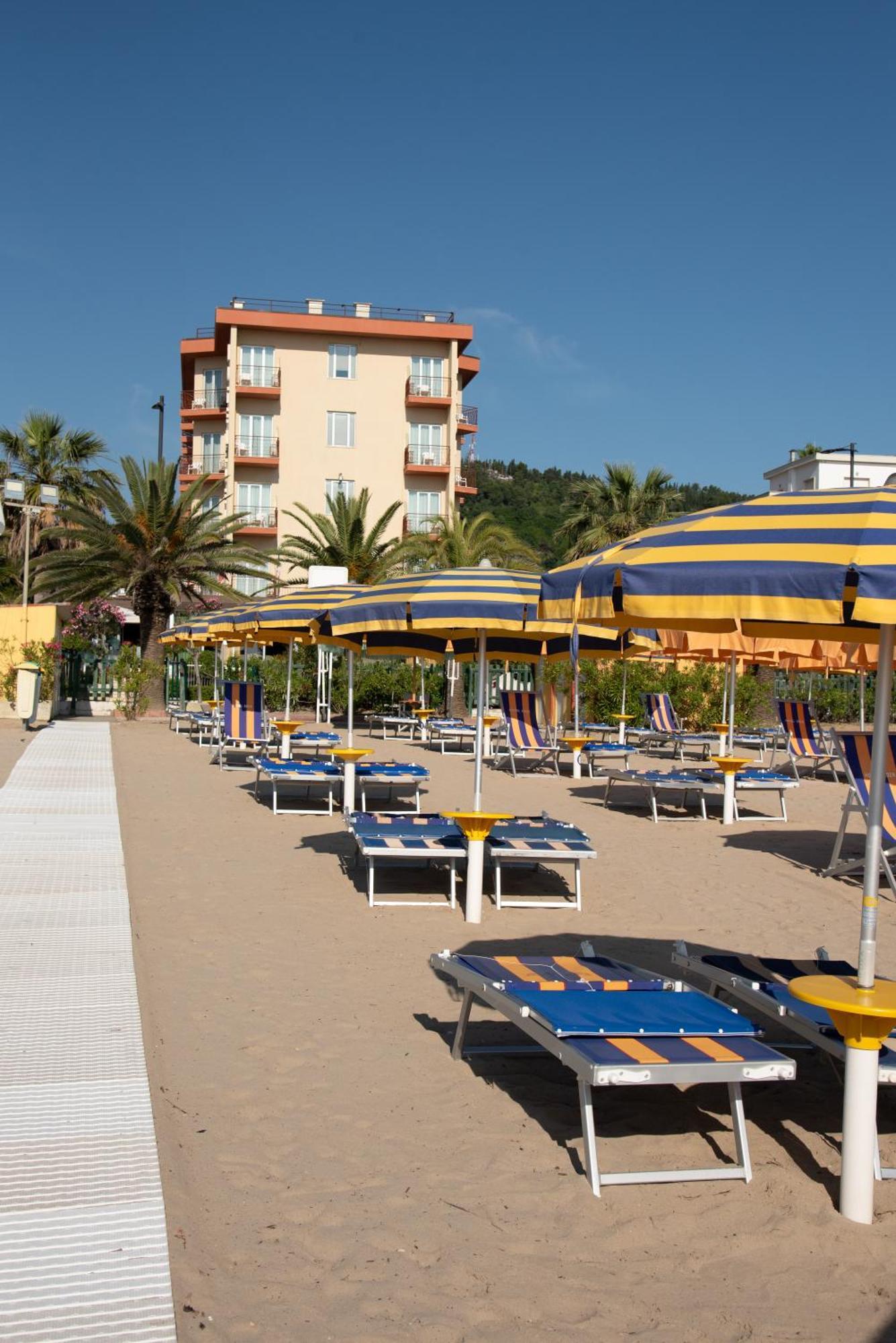 Hotel Eden Гротамаре Екстериор снимка